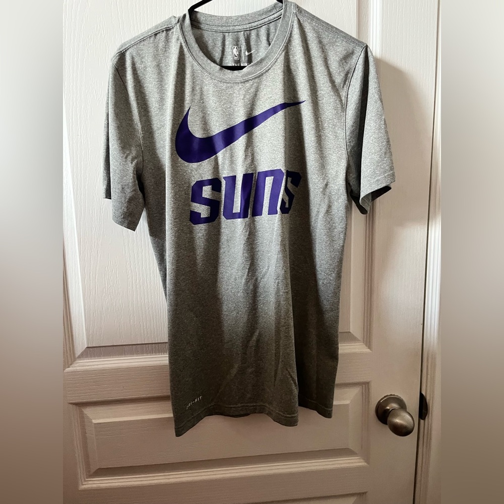 Men’s Nike NBA Suns Dri-Fit Gray Short Sleeve Tee Size M